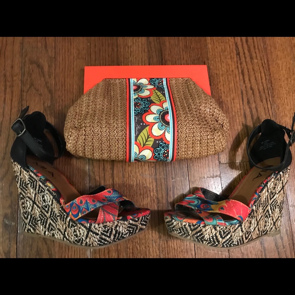 Vera Bradley clutch
